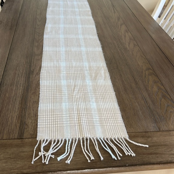 Scarf - Picture 5 of 6